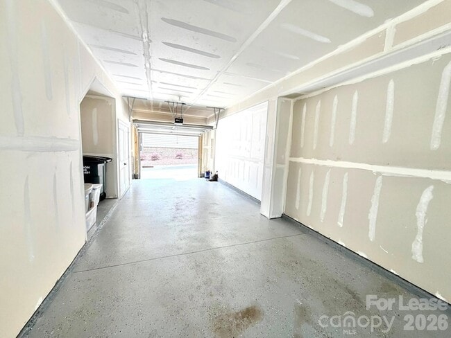 Building Photo - 3735 S Tryon St