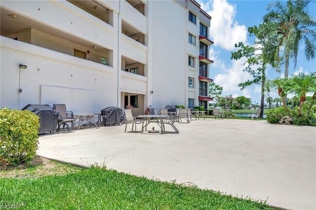 Building Photo - 7406 Lake Breeze Dr