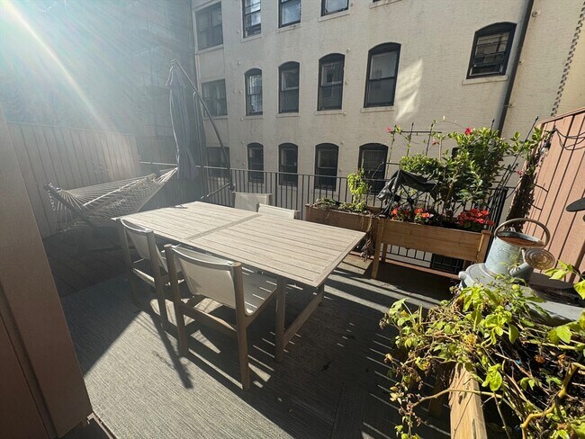 Building Photo - 416 Commonwealth Ave