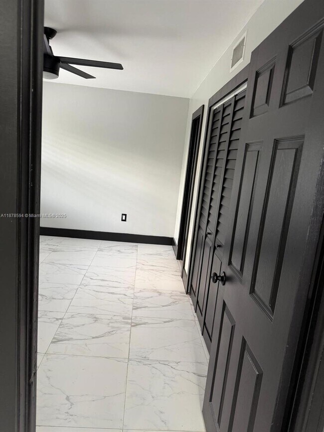 Building Photo - 6921 SW 129th Ave