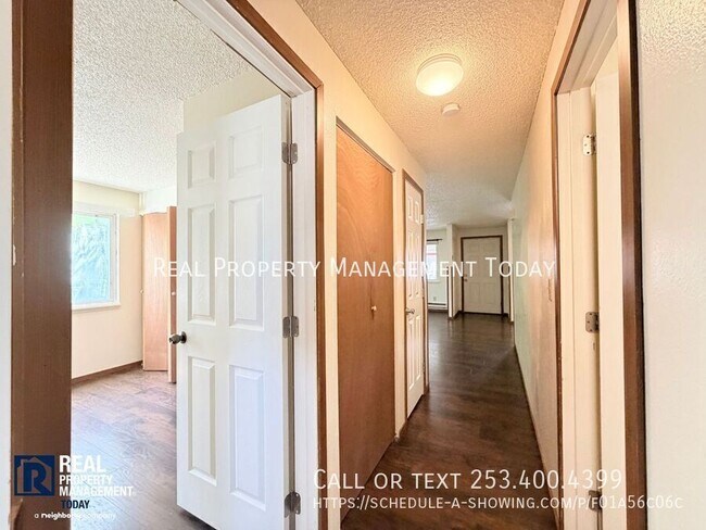 Building Photo - 6115 Glen Mary Ln SE