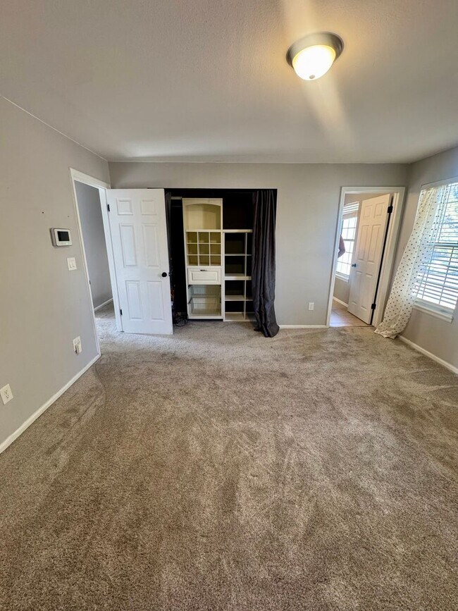 Building Photo - 4 Bedroom home in Stunning Rockrimmon