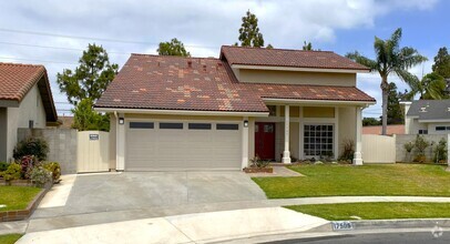 Building Photo - 17505 Kensington Cir