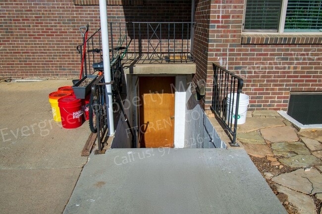 Building Photo - 1112 Alford St