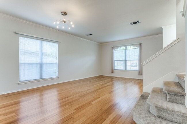 Building Photo - 4-BEDROOM IN PRESTON HOLLOW