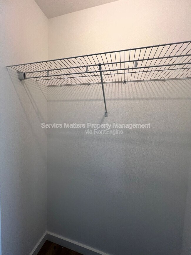 Building Photo - 3241 Damon Dr