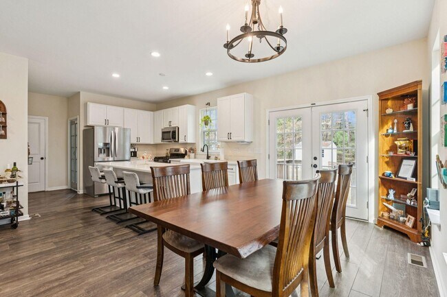 Building Photo - 4 Bedroom, 2.5 Bathroom Home in The Refuge at Ravenel - Ravenel