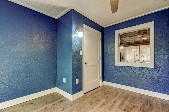 Building Photo - 2673 Sabal Springs Cir