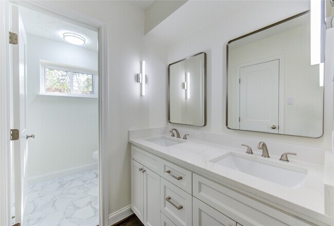Building Photo - 11511 Brook Meadows Ln