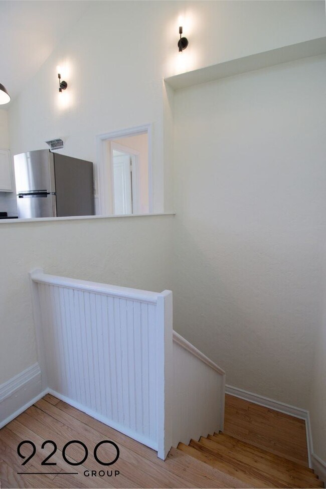 Building Photo - 1 Bed / 1 Bath- NEWLY RENOVATED APARTMENT ...
