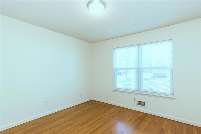 Building Photo - 1169 Hillcrest Ct NW