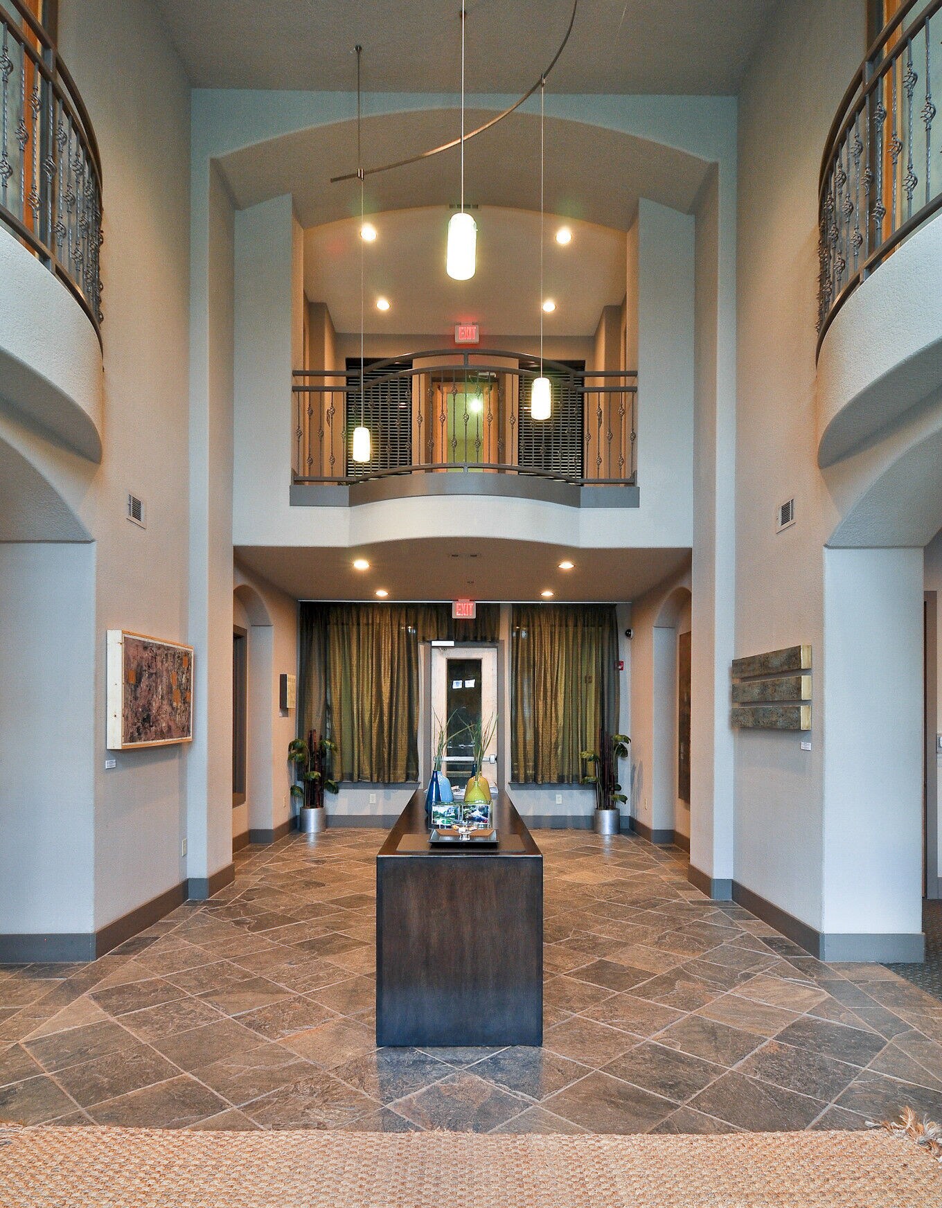 Building Photo - 2600 Hillsboro Pike