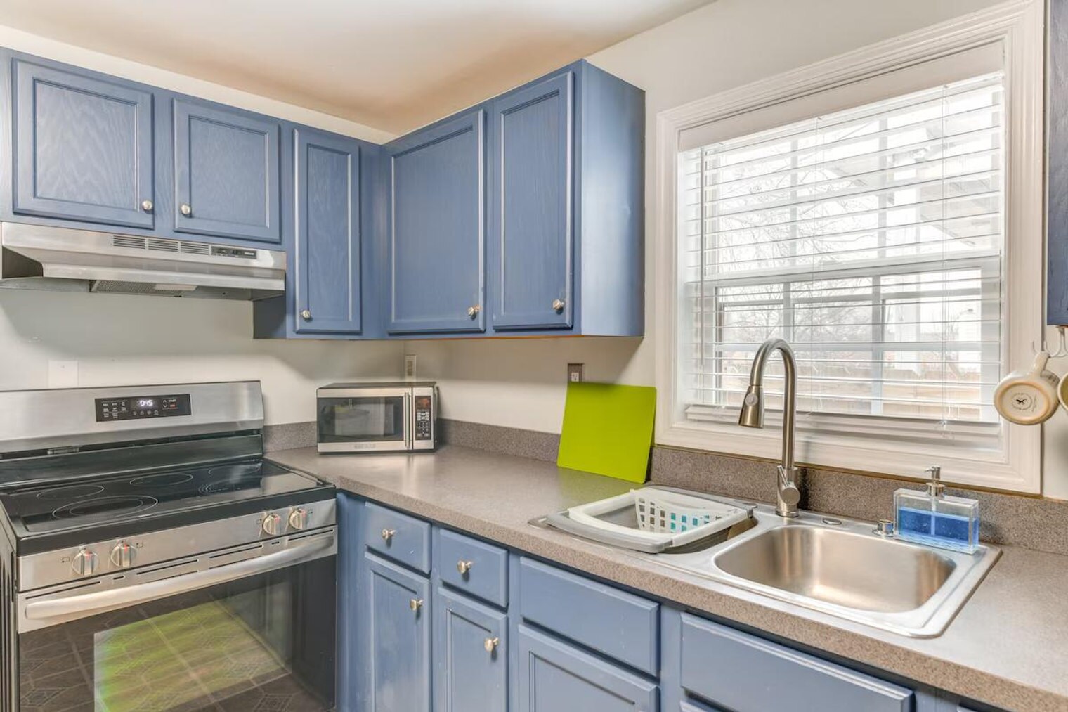 Building Photo - 1913 Dinwiddie Ave