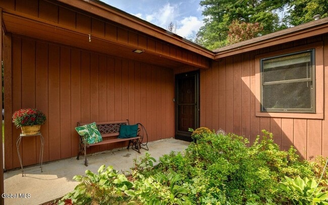 Building Photo - 24 Thimbleberry Rd