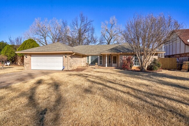 Building Photo - 4 bed 3 bath home!