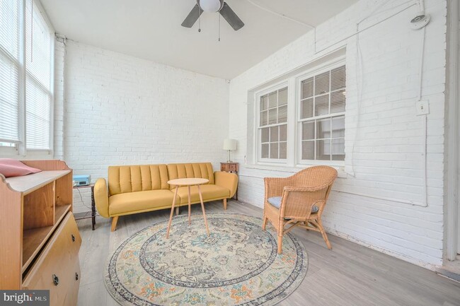 Building Photo - 221 35th St NE