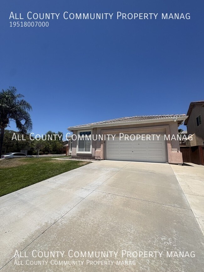 Building Photo - 39560 Bonaire Way