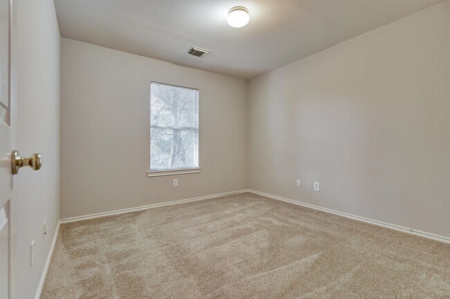 Building Photo - 10 Musgrove Pl