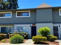 Building Photo - COMING SOON! $2790 - GORGEOUS 2 BEDROOM TOWNHOUSE IN PARKMONT AREA OF CENTRAL FREMONT