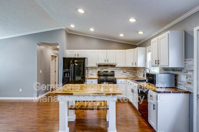 Building Photo - 1154 Wrights Mill Rd
