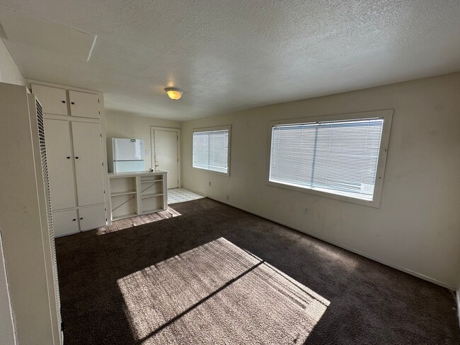 Building Photo - 725 1/2 Kern St Apt B -- West Valley Real ...