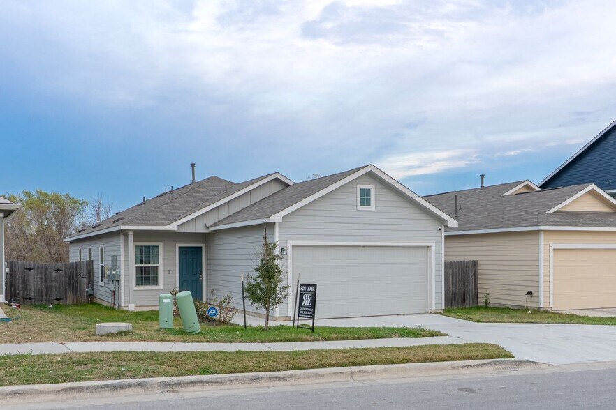 Building Photo - 2308 Nightview Dr