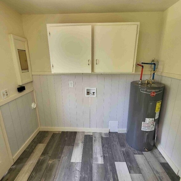 Building Photo - 2050 Reggie Dr