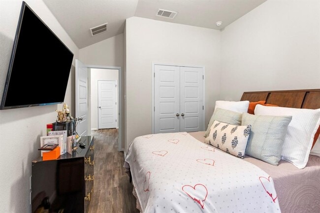 Building Photo - 205 Four Star Dr