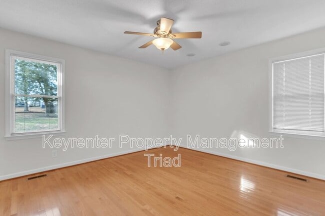 Building Photo - 3959 Lewiston Rd