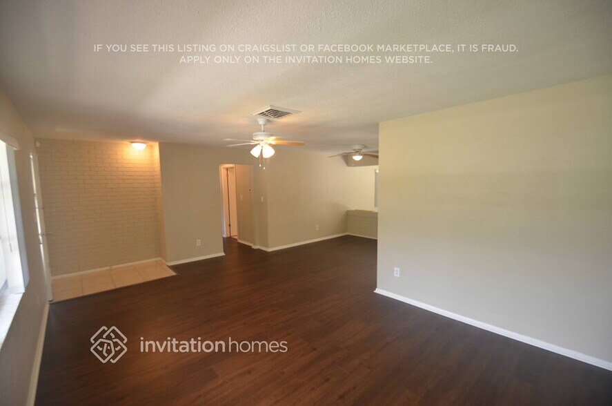 Building Photo - 2642 Oakbrook Dr