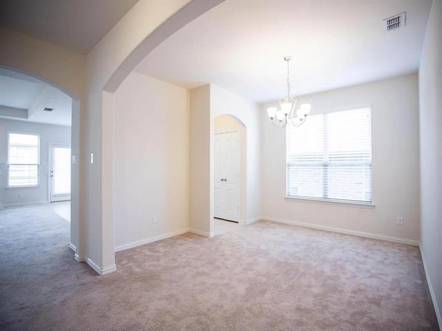 Building Photo - 2601 Sun Creek Dr