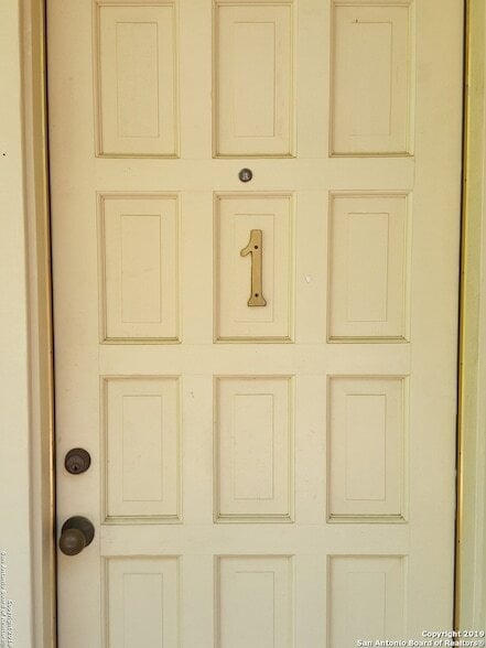 Building Photo - 230 E Mulberry Ave