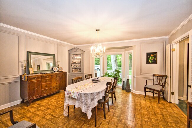 Building Photo - 565 Juneberry Rd