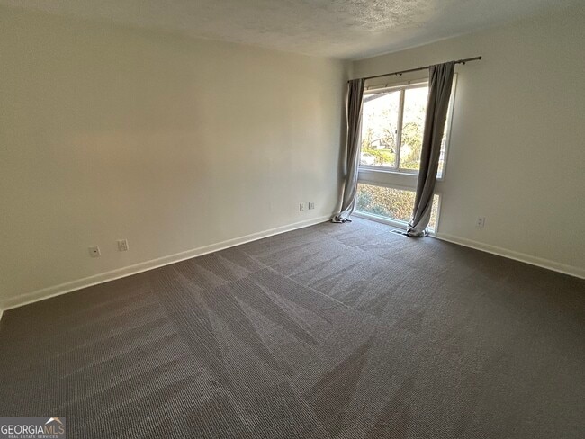 Building Photo - 180 Woodstone Dr