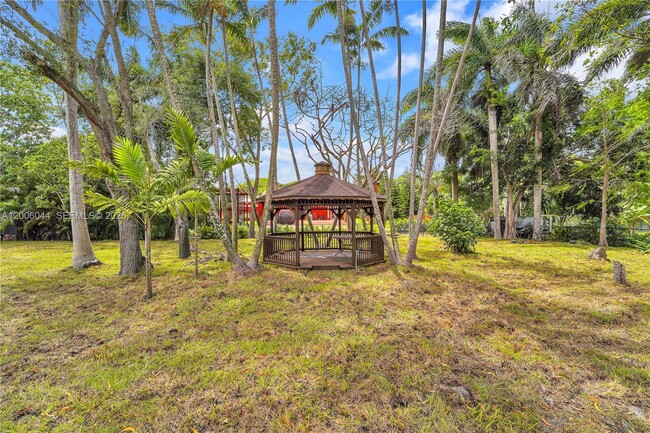 Building Photo - 4700 SW 110th Ave