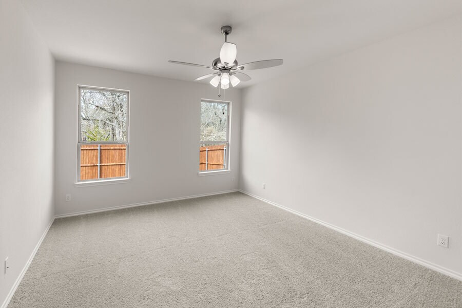 Building Photo - 1902 Iris Rd