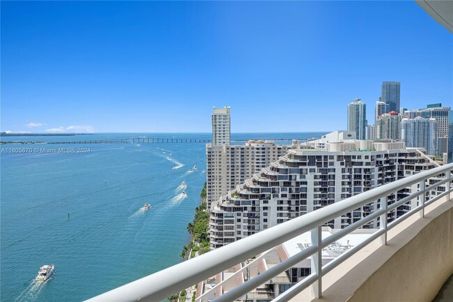 Building Photo - 808 Brickell Key Dr