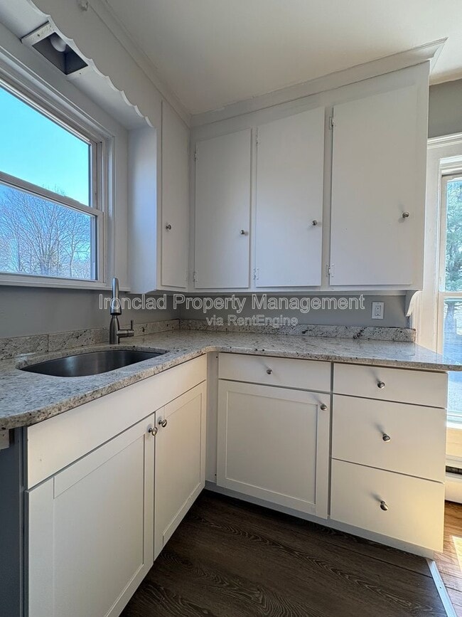 Building Photo - 818 Pine St