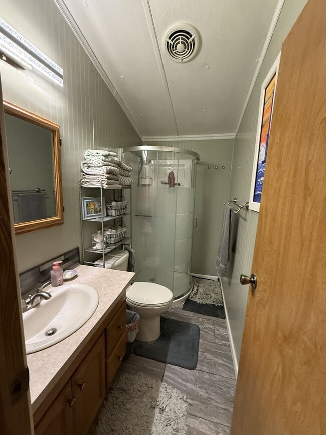 Building Photo - Rare Seasonal Frankfort Find-Fully Furnished!