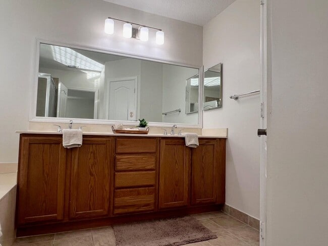 Building Photo - 4406 Windmill Palm Way