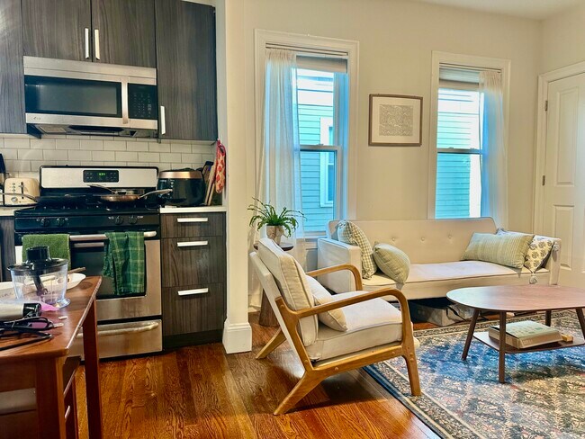 Building Photo - 27 Marney St