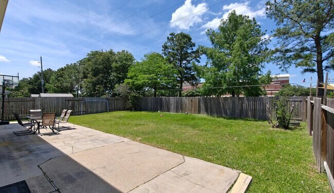 Building Photo - 18002 Secret Branch Ln