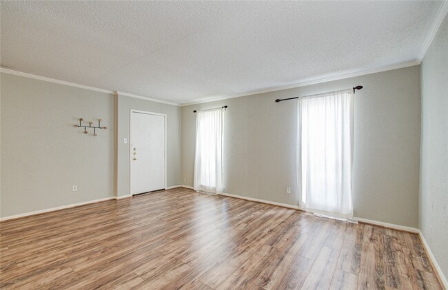 Building Photo - 6410 Del Monte Dr