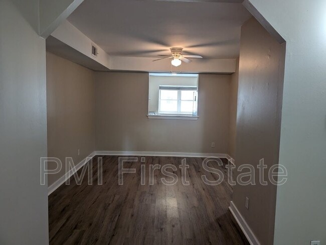 Building Photo - 1210 Chelmsford Cir