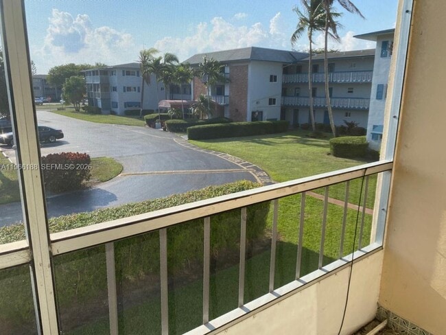 Building Photo - 1001 Hillcrest Ct