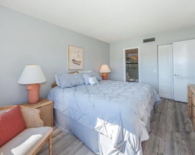 Building Photo - 5724 PUERTA DEL SOL Blvd