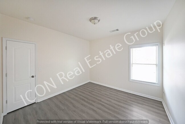 Building Photo - 4/3 Ranch home in Swim Tennis community