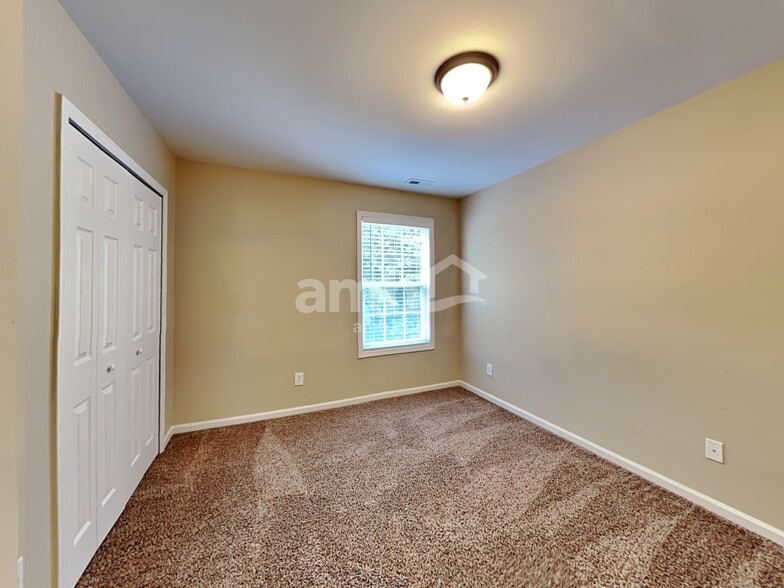 Building Photo - 6859 Coopers Hawk Trl