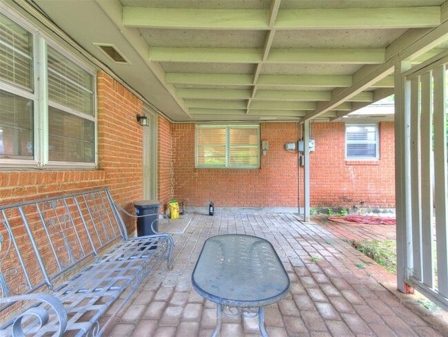 Building Photo - 1617 Avondale Dr