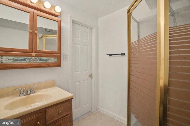 Building Photo - 14805 Strawberry Ln